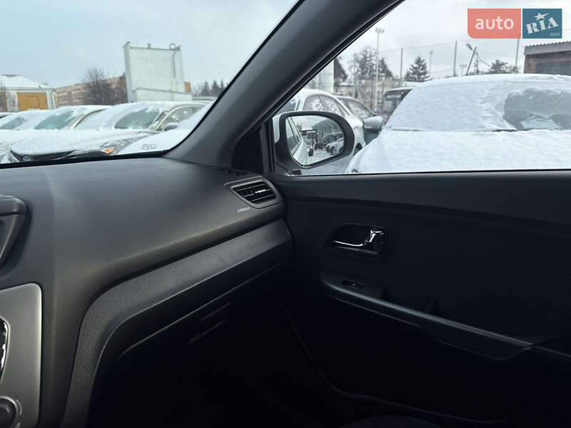 Седан Kia Rio 2013 в Полтаве
