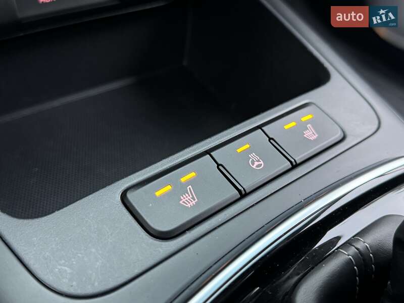 Седан Kia Rio 2017 в Киеве