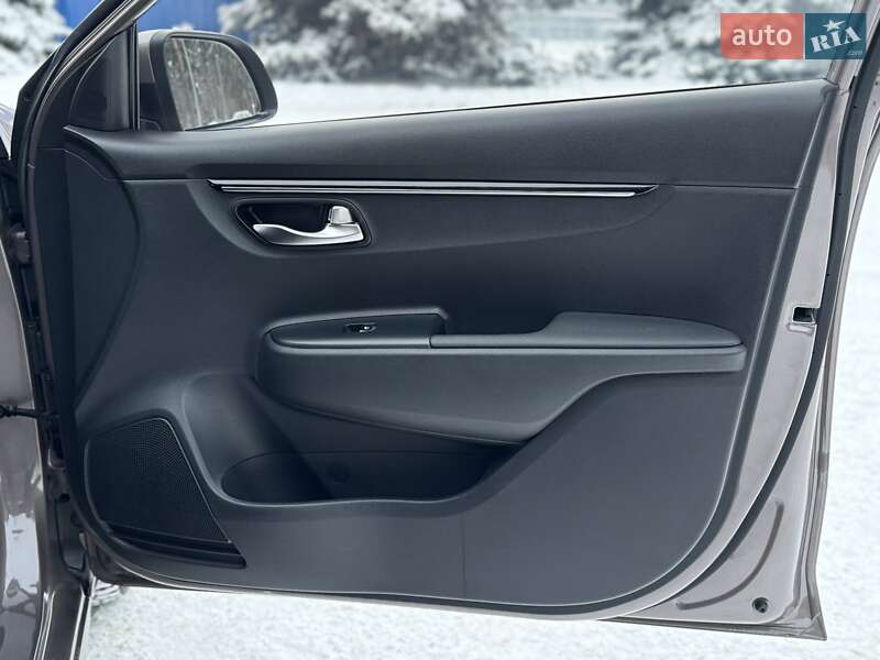 Седан Kia Rio 2017 в Киеве