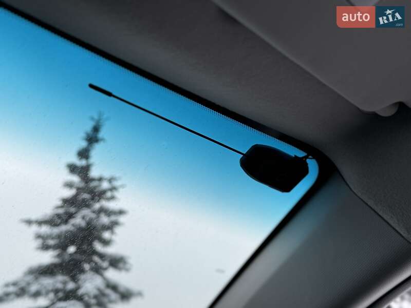 Седан Kia Rio 2017 в Киеве