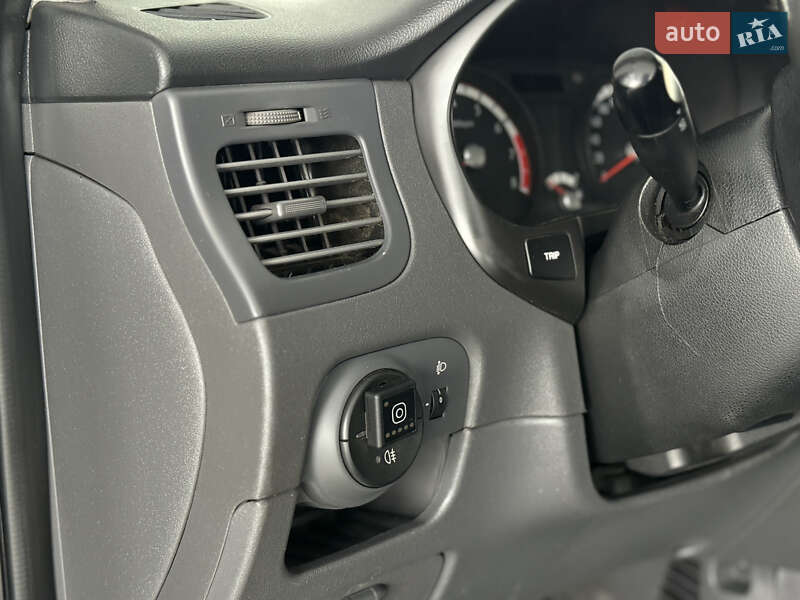 Седан Kia Rio 2010 в Харькове