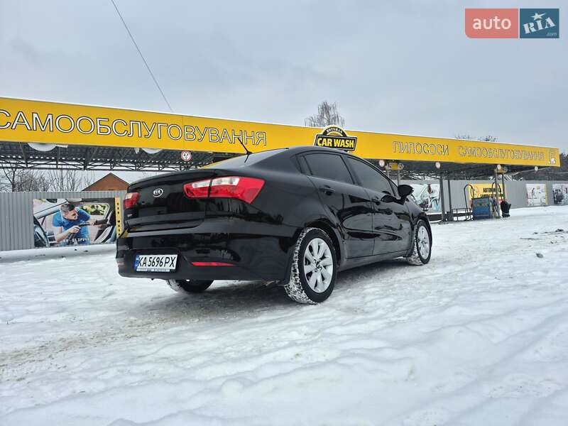 Седан Kia Rio 2015 в Киеве