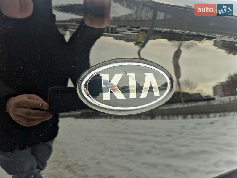Седан Kia Rio 2015 в Киеве