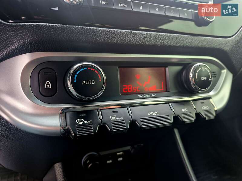 Седан Kia Rio 2015 в Киеве