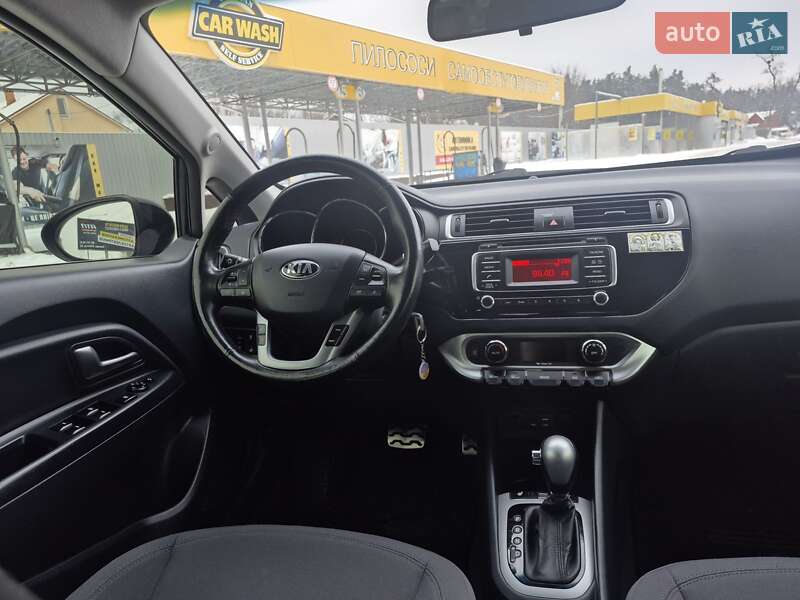 Седан Kia Rio 2015 в Киеве