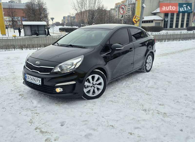 Седан Kia Rio 2015 в Киеве