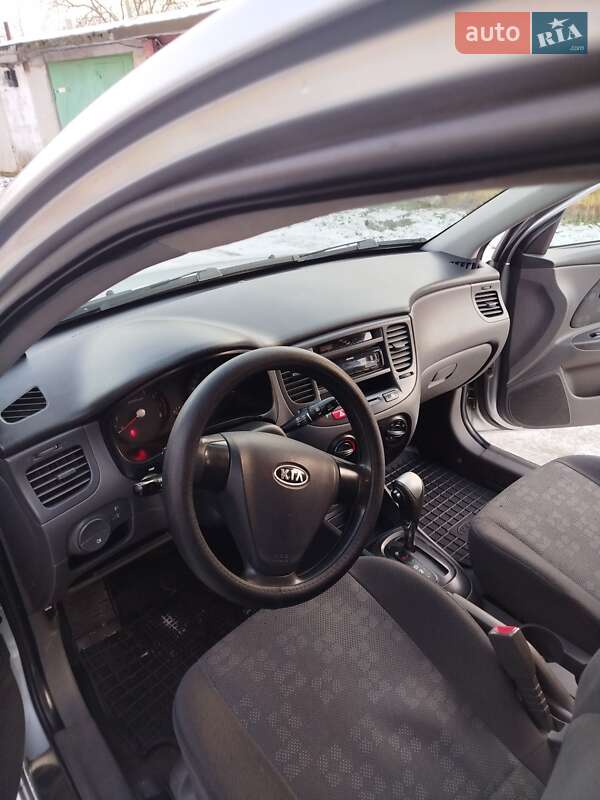 Хэтчбек Kia Rio 2007 в Николаеве