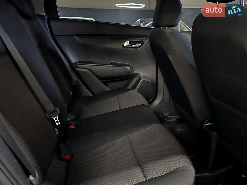 Седан Kia Rio 2021 в Николаеве