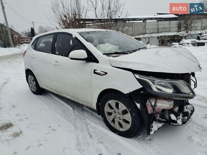 Хэтчбек Kia Rio 2012 в Остроге фото Хэтчбек Kia Rio 2012 в Остроге