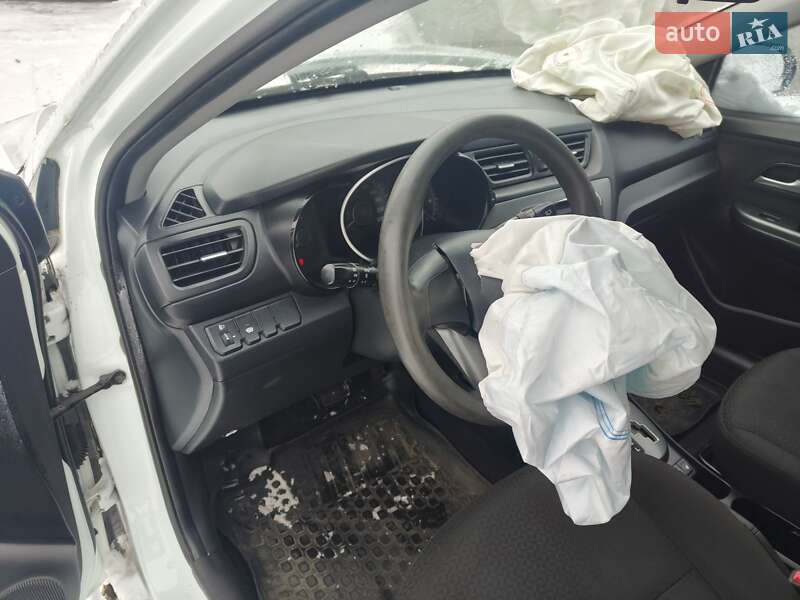 Хэтчбек Kia Rio 2012 в Остроге фото 14 Хэтчбек Kia Rio 2012 в Остроге