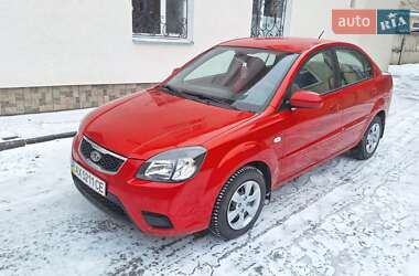 Седан Kia Rio 2010 в Полтаві