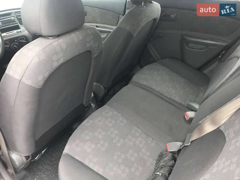 Хэтчбек Kia Rio 2008 в Украинке