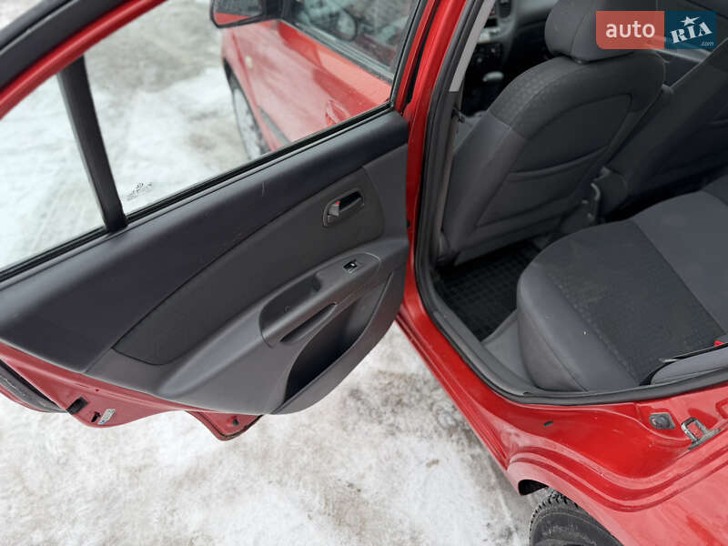 Седан Kia Rio 2005 в Киеве