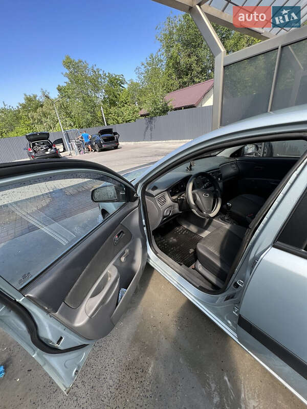 Седан Kia Rio 2008 в Дніпрі