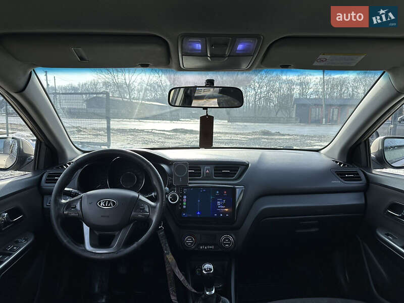 Седан Kia Rio 2012 в Чернівцях