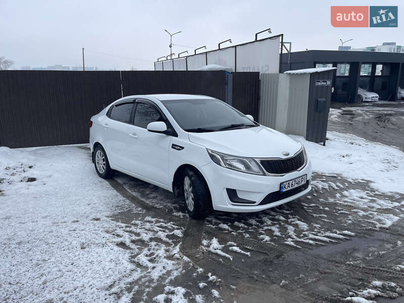 Седан Kia Rio 2013 в Киеве