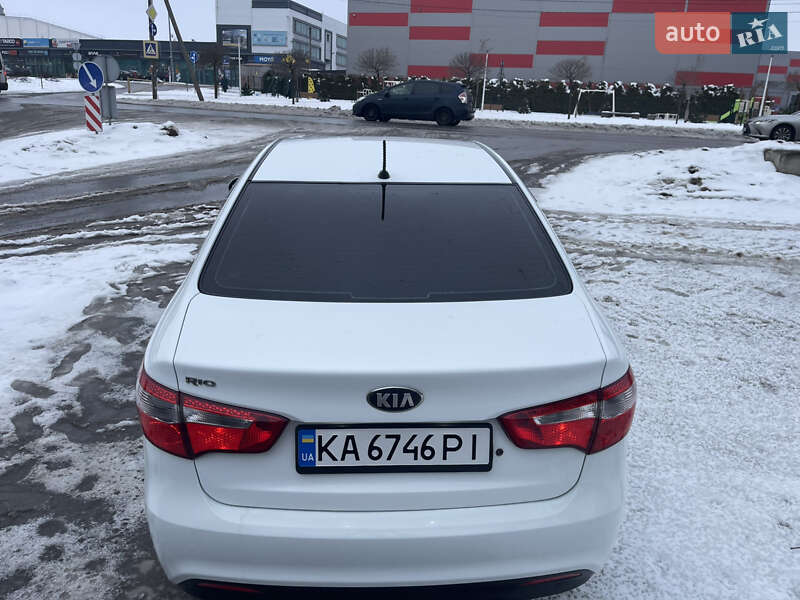 Седан Kia Rio 2013 в Киеве