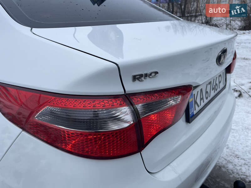 Седан Kia Rio 2013 в Киеве