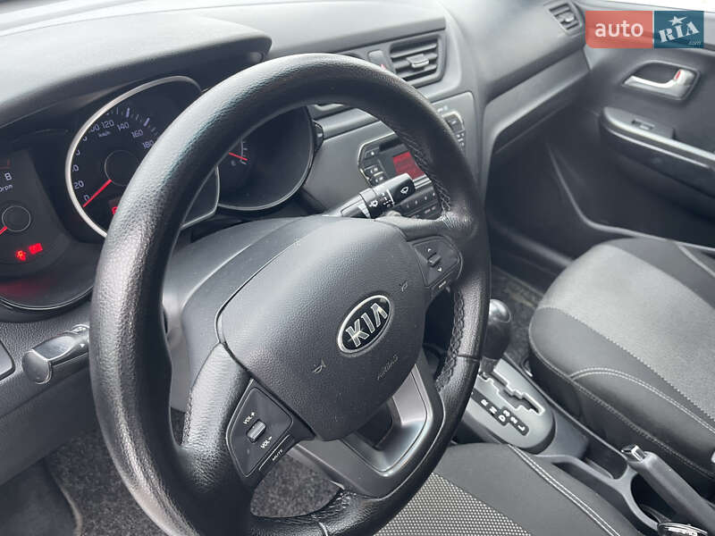 Седан Kia Rio 2013 в Киеве