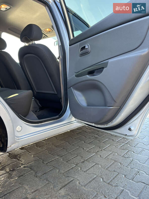 Седан Kia Rio 2011 в Черновцах фото 14 Седан Kia Rio 2011 в Черновцах