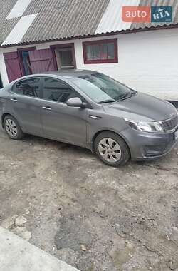 Седан Kia Rio 2013 в Миргороді