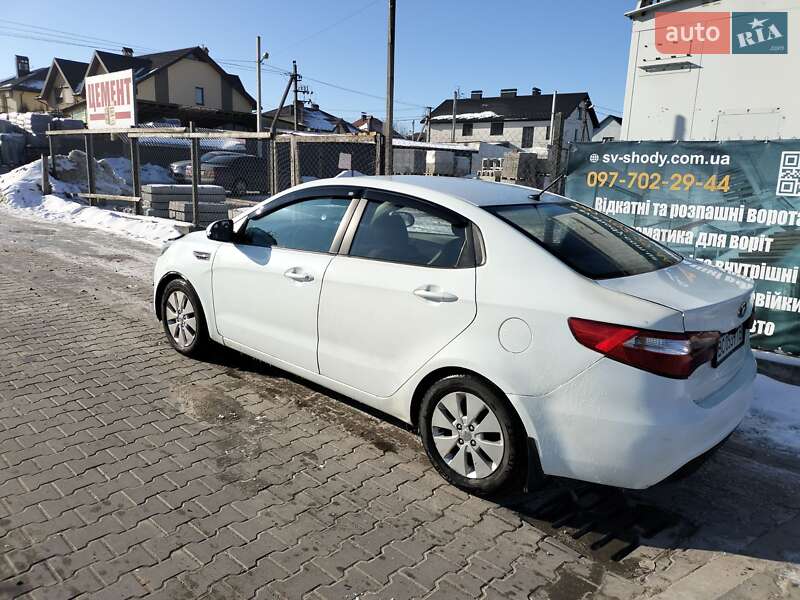 Седан Kia Rio 2013 в Львові