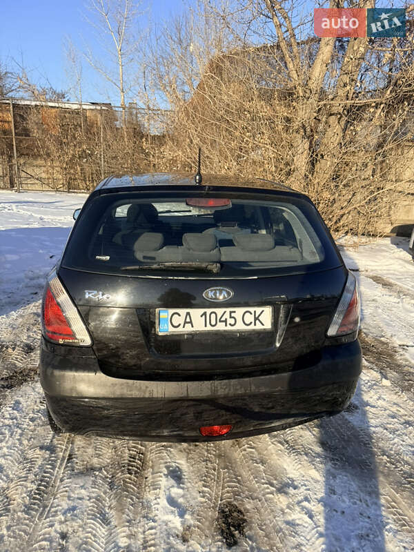 Хэтчбек Kia Rio 2008 в Киеве