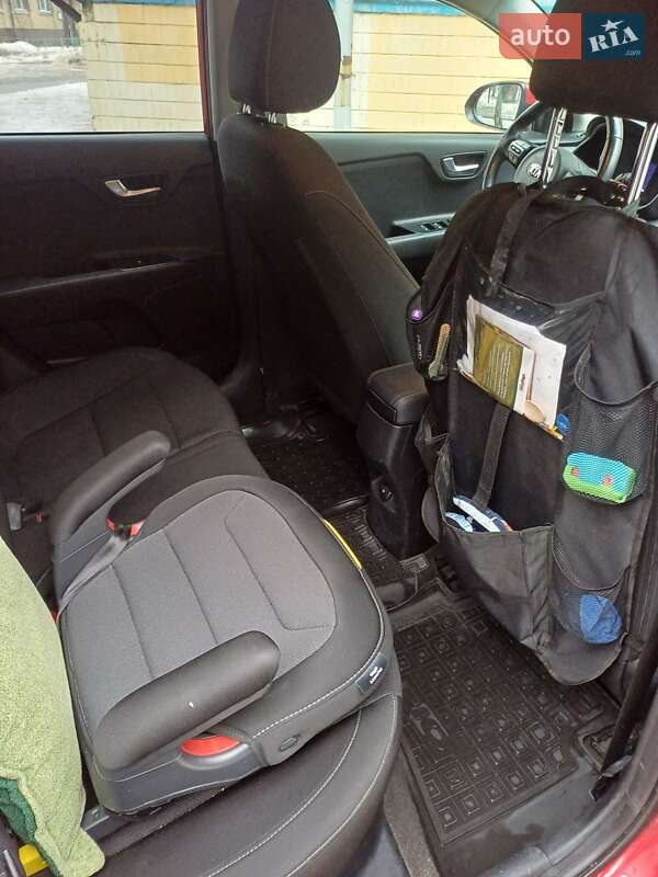 Хэтчбек Kia Rio 2017 в Киеве