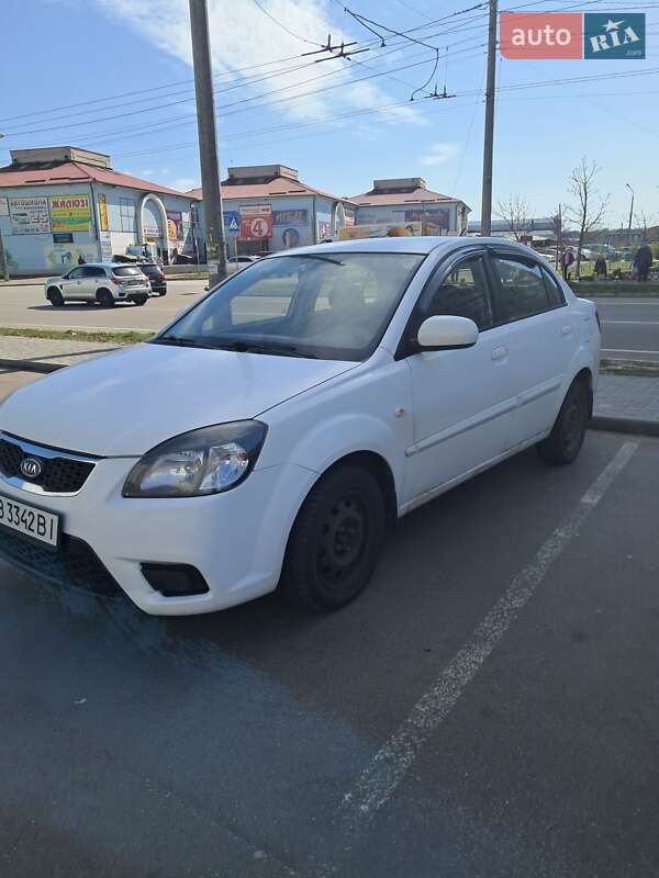 Седан Kia Rio 2010 в Чернигове фото 2 Седан Kia Rio 2010 в Чернигове