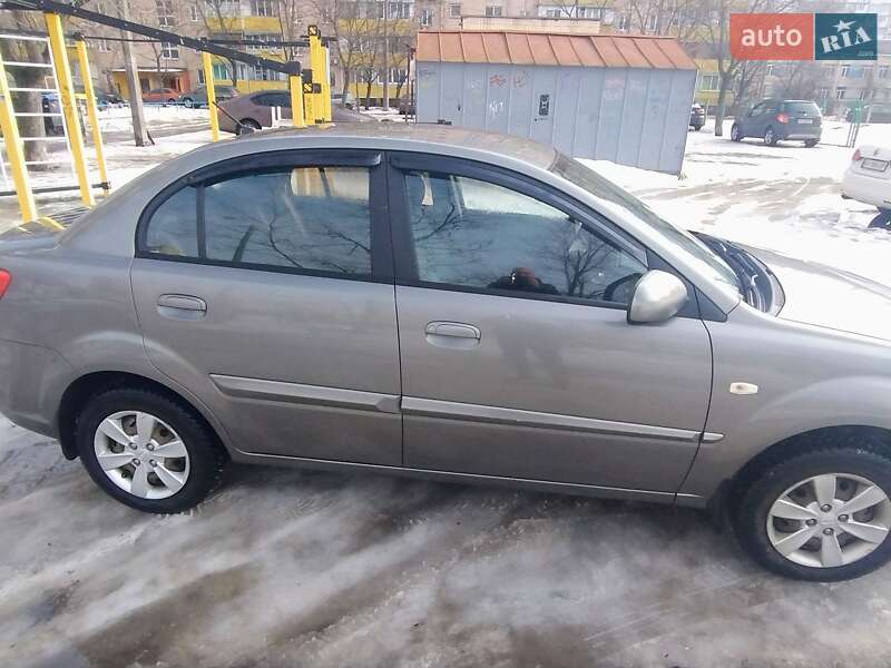 Седан Kia Rio 2011 в Киеве фото 5 Седан Kia Rio 2011 в Киеве