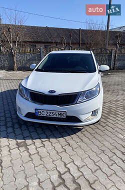 Хэтчбек Kia Rio 2012 в Городке