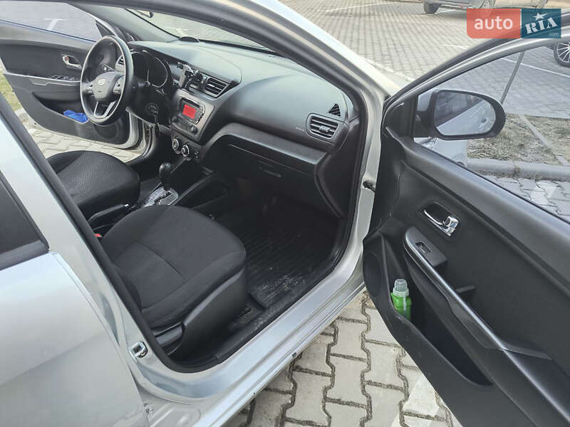 Седан Kia Rio 2012 в Винниках