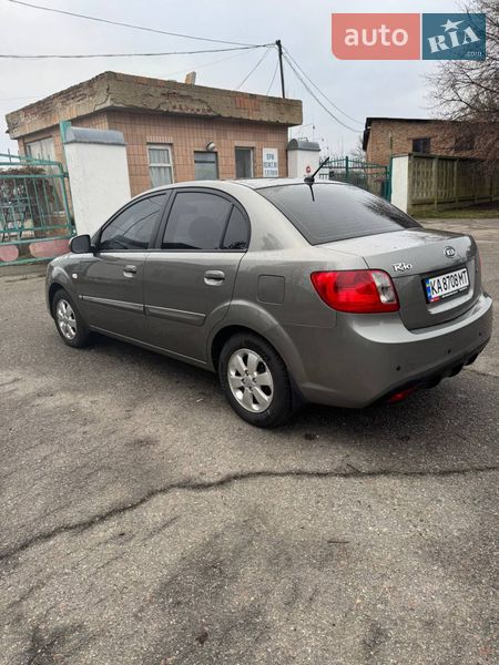 Седан Kia Rio 2011 в Киеве