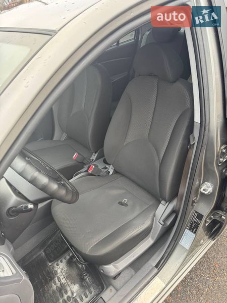 Седан Kia Rio 2011 в Киеве