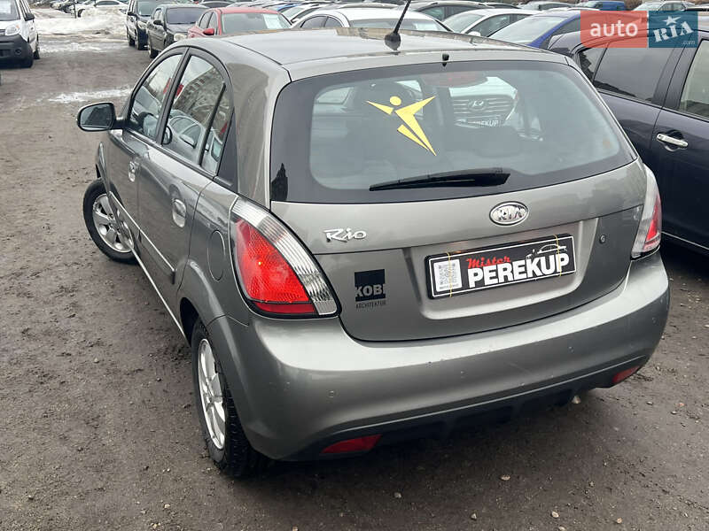 Хетчбек Kia Rio 2010 в Києві