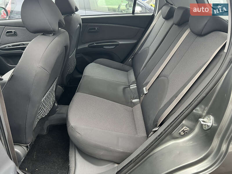 Хетчбек Kia Rio 2010 в Києві