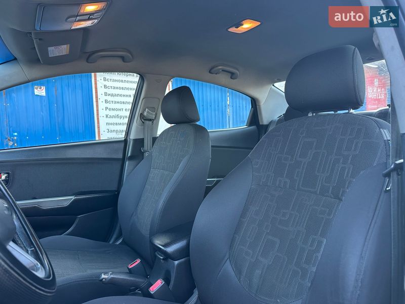 Седан Kia Rio 2012 в Хмельницком