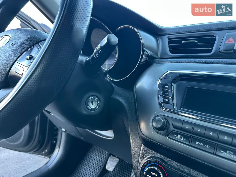Седан Kia Rio 2012 в Хмельницком