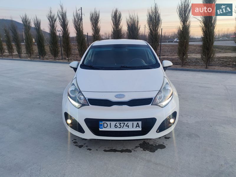 Хетчбек Kia Rio 2013 в Ужгороді
