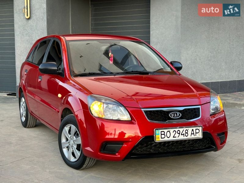 Хэтчбек Kia Rio 2010 в Ивано-Франковске