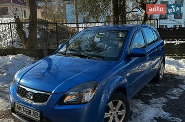 Хэтчбек Kia Rio 2010 в Запорожье
