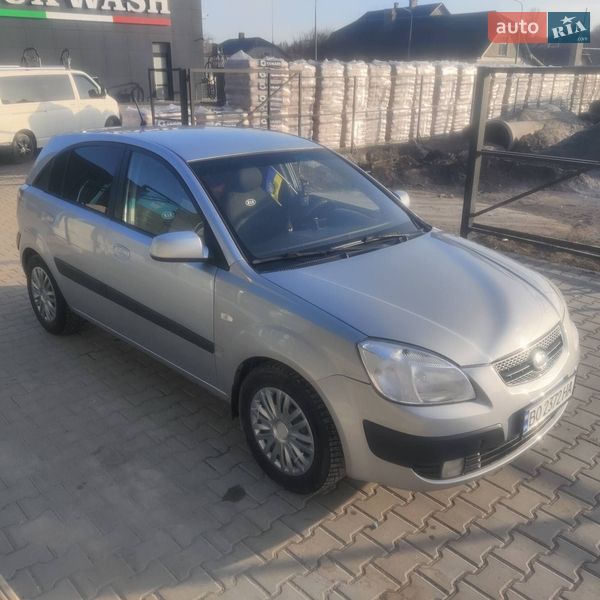 Хэтчбек Kia Rio 2006 в Тернополе