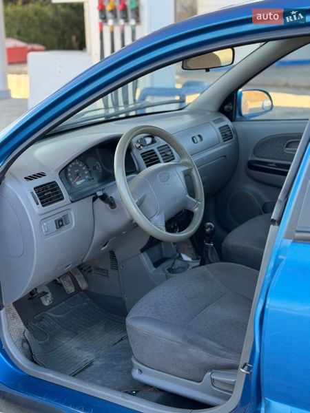 Седан Kia Rio 2004 в Жмеринке
