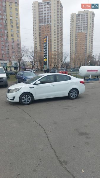 Седан Kia Rio 2013 в Киеве