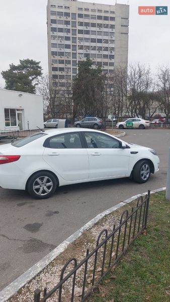 Седан Kia Rio 2013 в Киеве