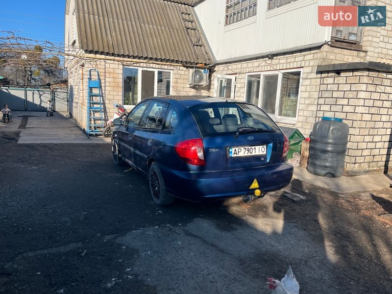 Универсал Kia Rio 2004 в Знаменке