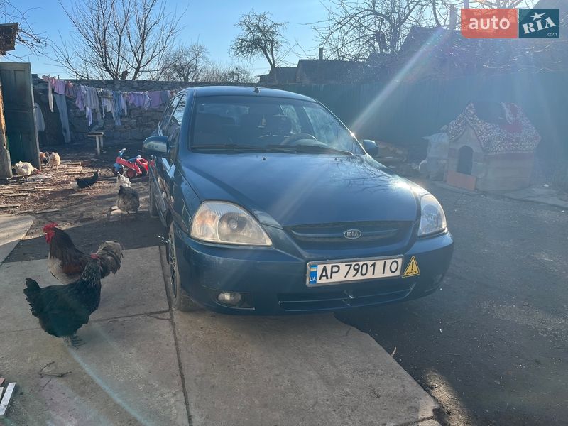 Универсал Kia Rio 2004 в Знаменке