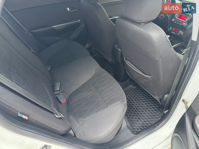 Седан Kia Rio 2013 в Харькове