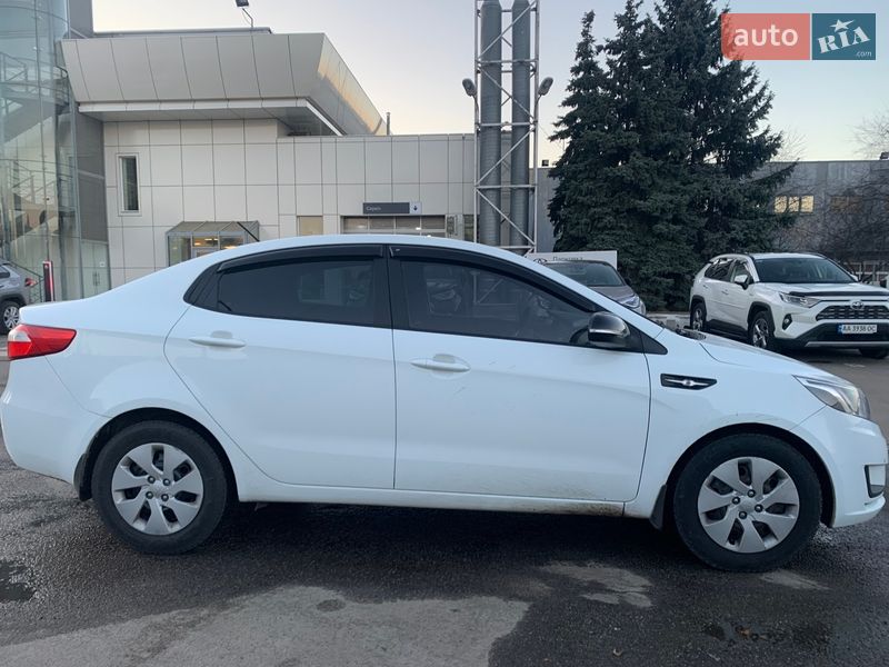 Седан Kia Rio 2013 в Киеве