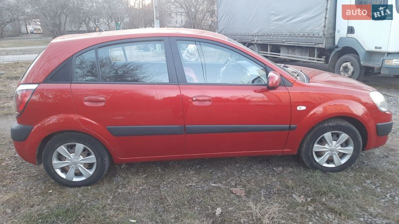 Хэтчбек Kia Rio 2006 в Львове